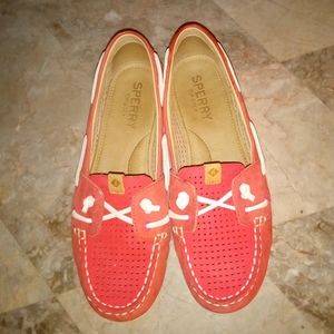 New Women's Size 7 Sperry Coral Colored Slip On Boat Shoes Loafers